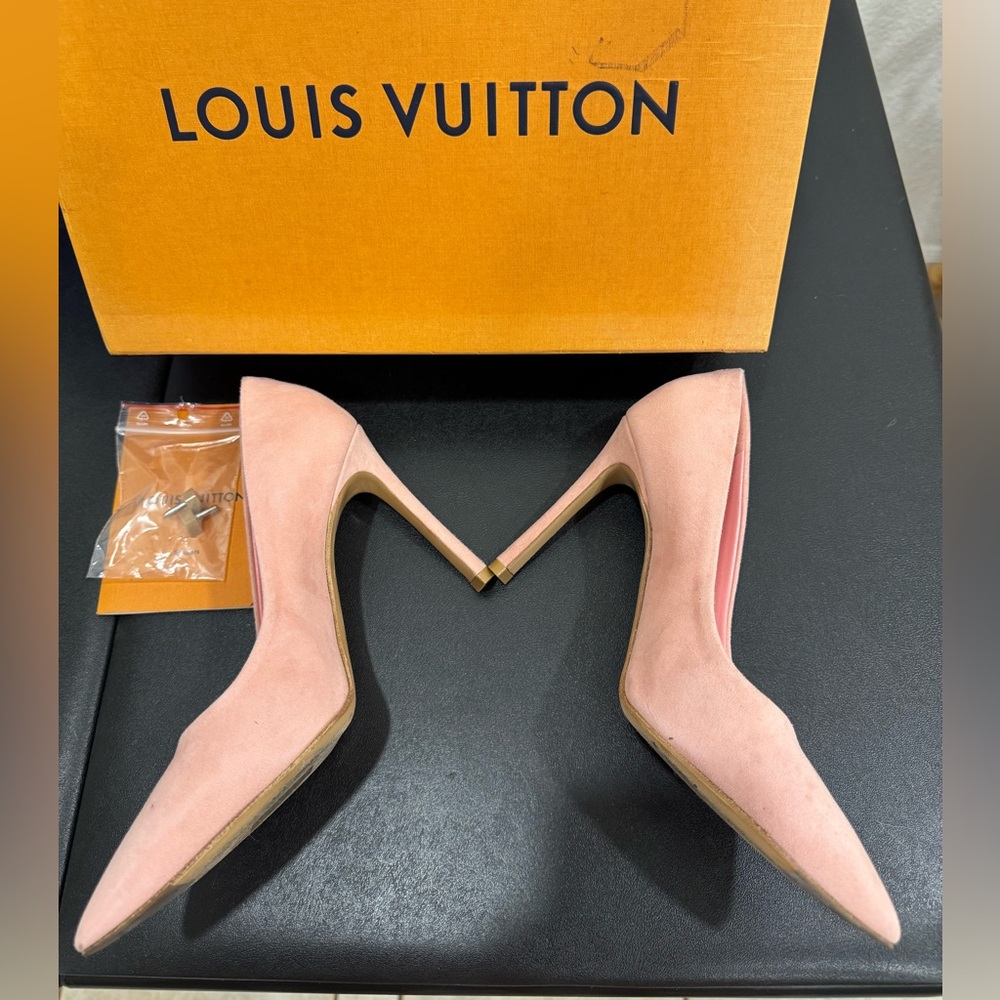 Louis Vuitton Pink Suede Pointed Toe Pumps Size 36 - Picture 6 of 13
